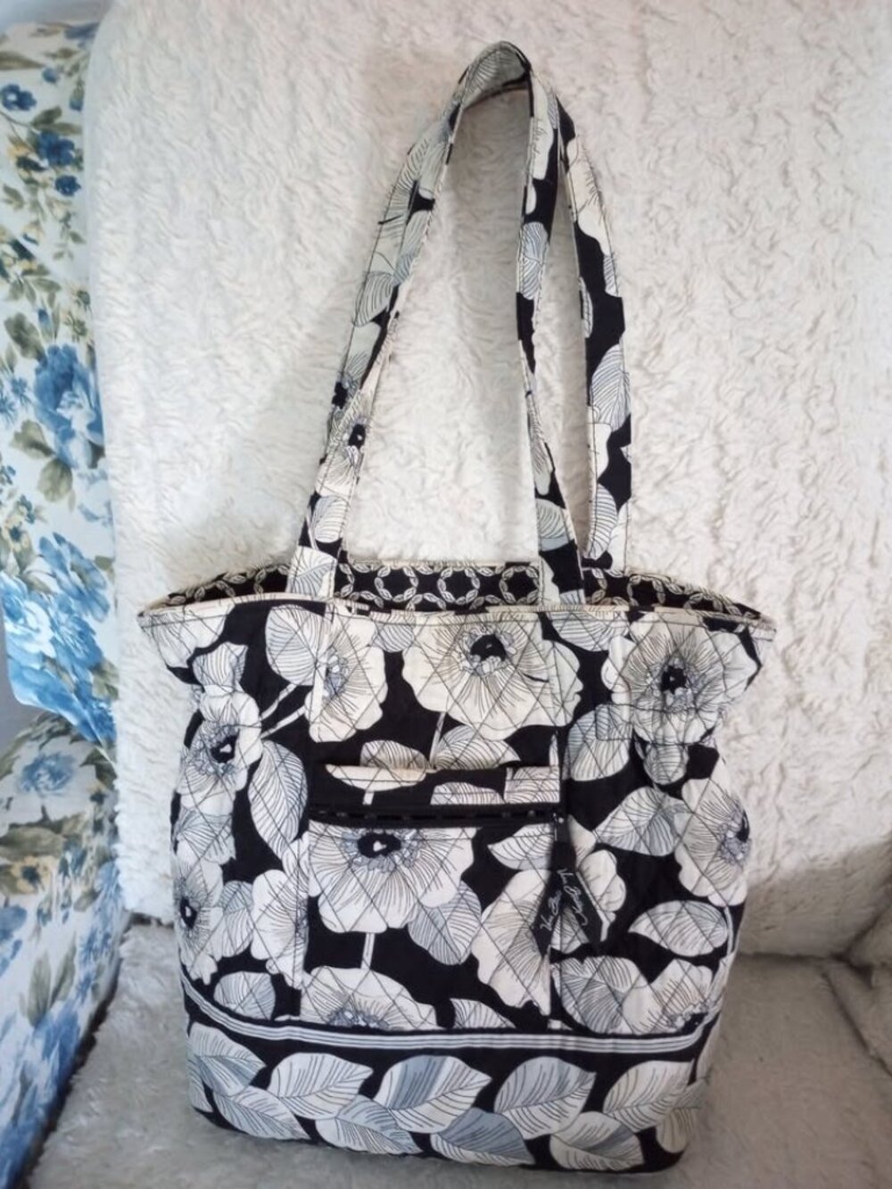 Vera Bradley Camellia Tote Purse Bag-REVERSABLE design! Cute Black & White! VGUC